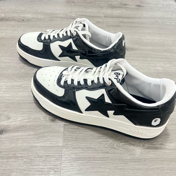 Bape Men's Black and White Star Sneakers - Picture 5 of 6